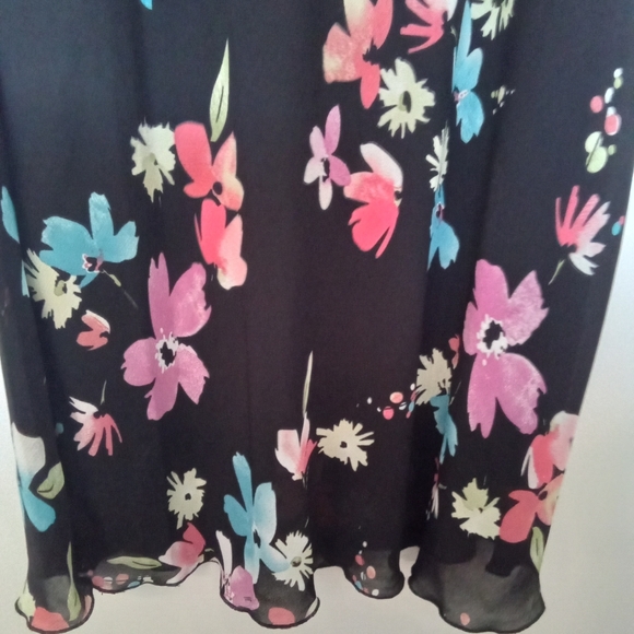 Jane Alexander Floral Midi Dress with Wrap style bodice - Picture 2 of 10